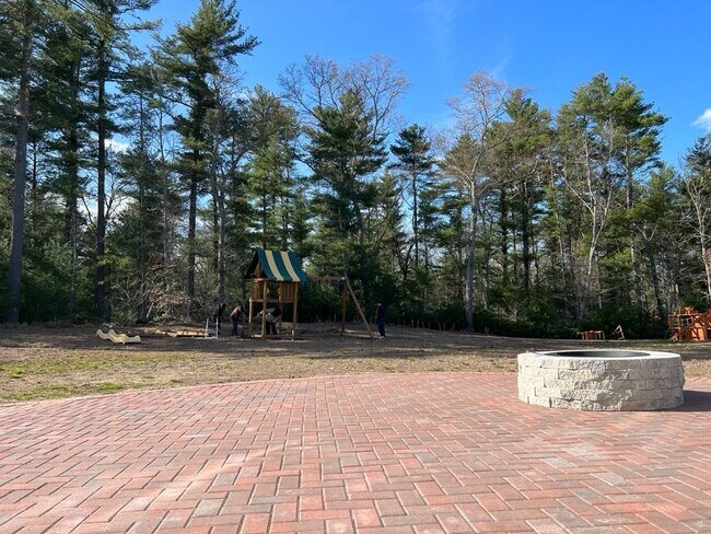 Building Photo - 42 Magnolia Way