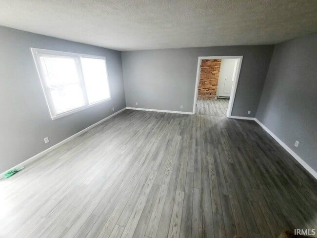 Building Photo - 3206 W Cypress Dr