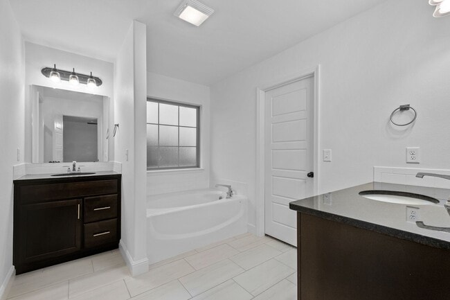 Building Photo - Gorgeous Home in Bentonville!