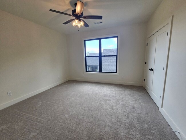 Building Photo - 7233 Havenwood Dr