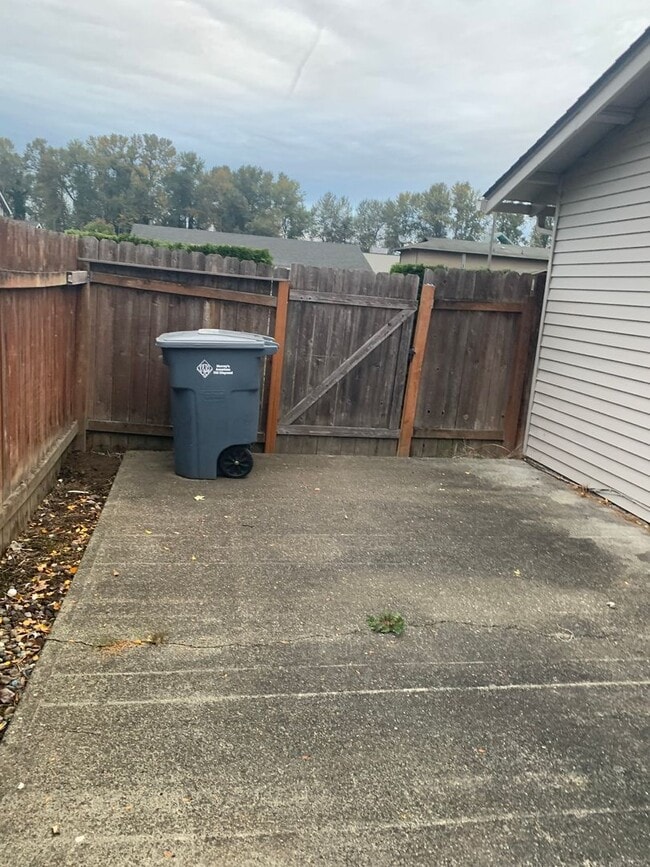 Building Photo - Call for Move in Special!!!