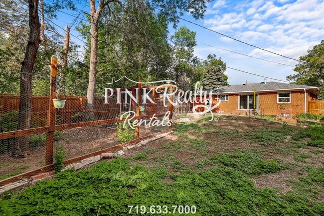 Building Photo - 2112 Templeton Gap Rd