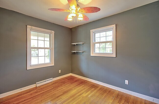 Building Photo - 135 Clay St