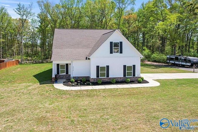 Building Photo - 15176 Blendor Crooks Dr