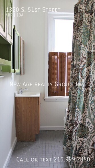 Building Photo - 1320 S 51st St