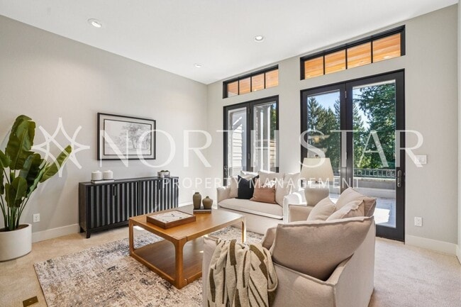 Building Photo - Luxury Living in the Heart of Lake Oswego: Stylish 3-Story Townhouse