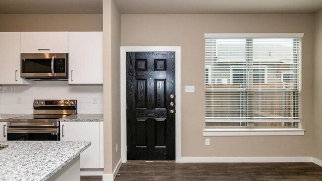 Building Photo - 605 Harvest Moon Dr