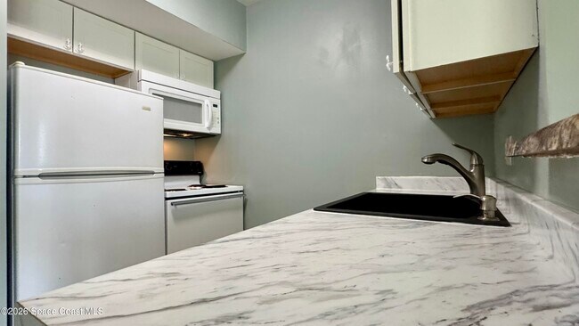 Building Photo - 250 N Banana River Dr