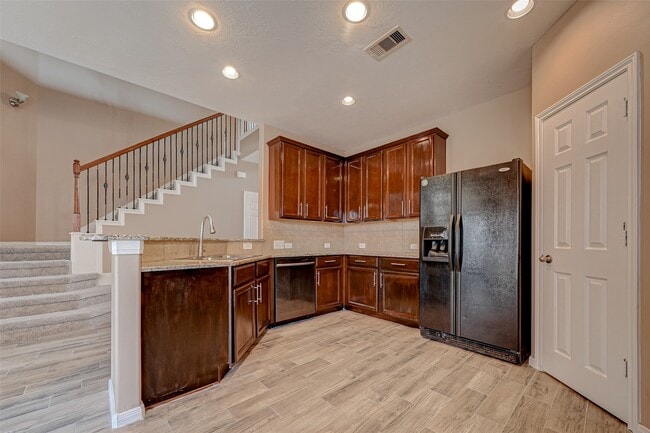 Building Photo - 16942 Langham Crossing Ln