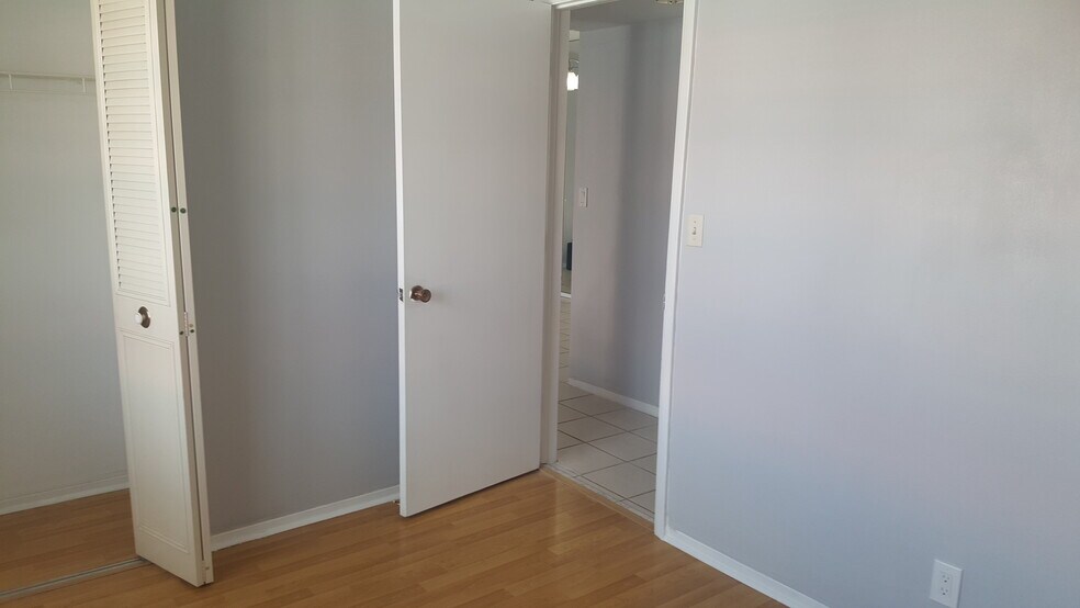 Building Photo - 3550 NW 8th Ave