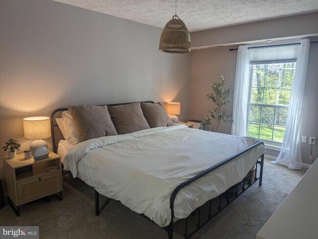 Building Photo - 12070 Cardamom Dr
