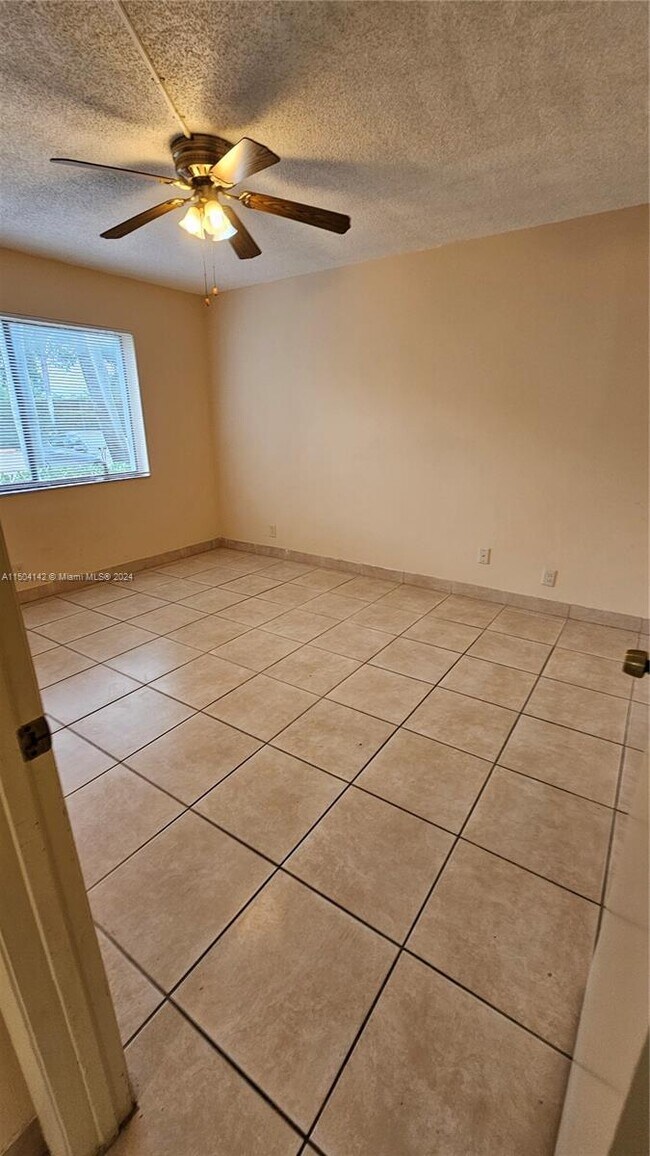 Building Photo - 16531 Blatt Blvd