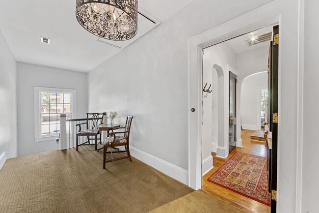 Building Photo - 500 Queens Rd