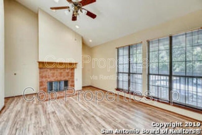 Building Photo - 8633 Datapoint Dr