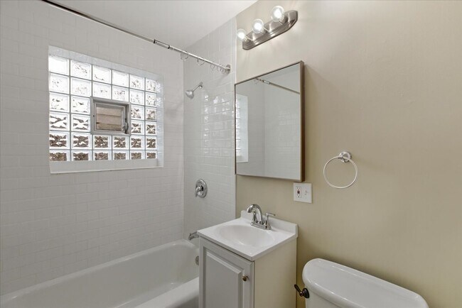 Building Photo - 337 Custer Ave