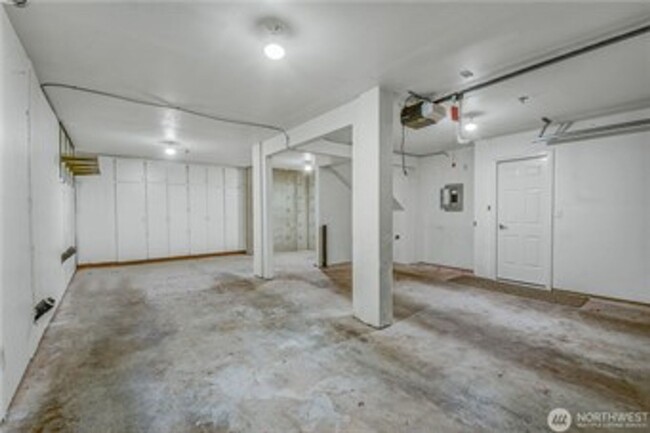 Building Photo - 3Bd/2.5Ba Kirkland Townhouse