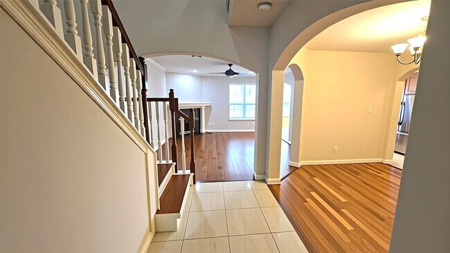 Building Photo - 7511 S Linpar Ct