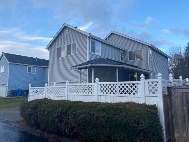 Building Photo - Large Dupont Home ~ Northwest Landing Comm...