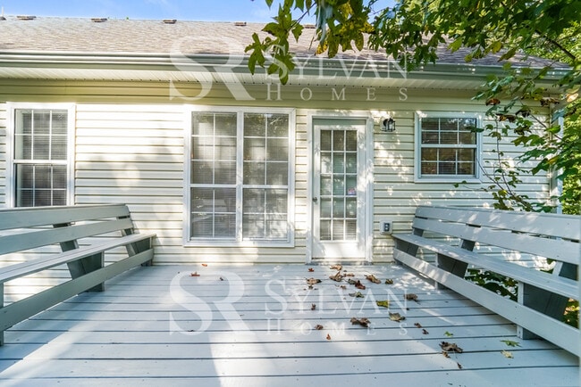 Building Photo - Lease today! No extra charge for contentment and relaxation!