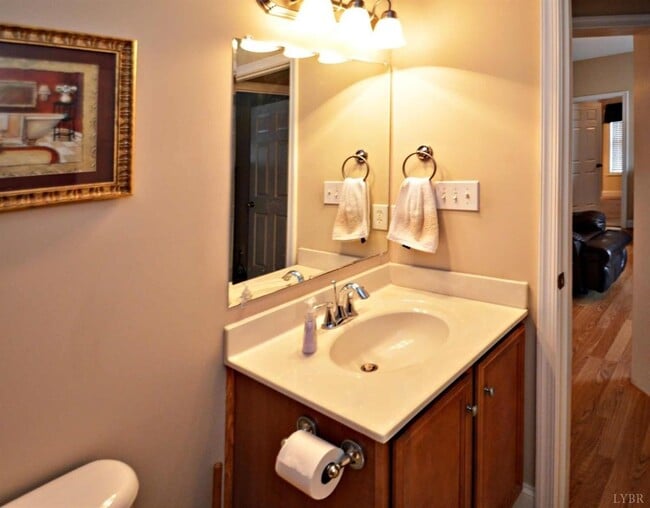 Building Photo - 623 Wyndhurst Dr