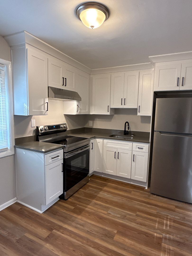 Building Photo - 1609 Line Cir