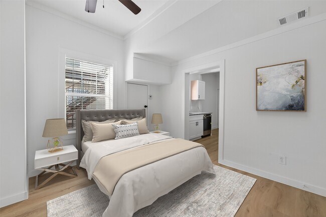 Building Photo - 2202 Hutchins St