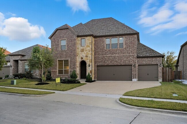 Building Photo - 4021 Angelina Dr