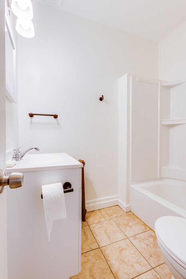 Building Photo - 525 Washington Ave