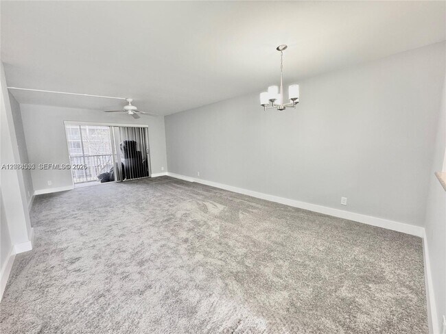 Building Photo - 1075 Riverside Dr