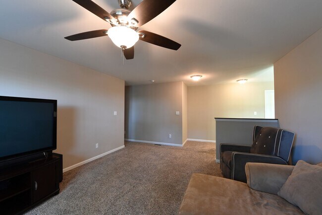 Building Photo - 72 Kimball Grove Ct