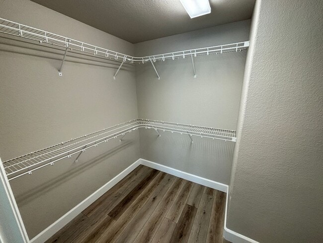 Building Photo - Contemporary 4Bed/3Bath/3 Car/+ Loft -residence located in the Silverado Ranch area