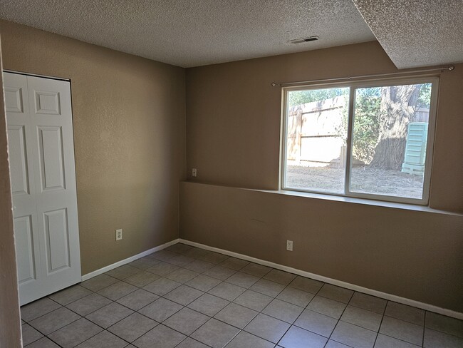Building Photo - 3480 Cochran Dr