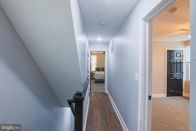 Building Photo - 9 Glenmore Ave