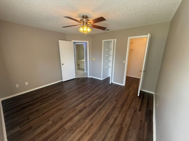 Building Photo - 2453 E Illiana St