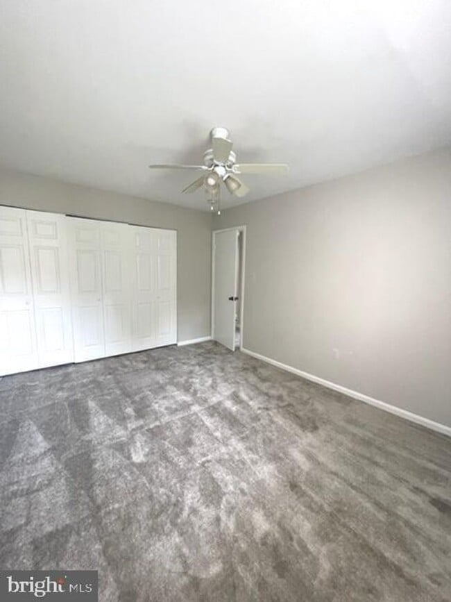 Building Photo - SPACIOUS TOWNHOUSE IN GAITHERSBURG