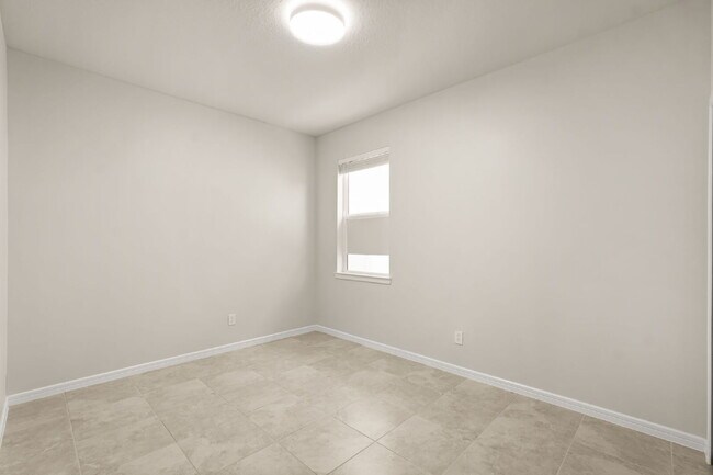 Building Photo - 2715 Clear Night Ave