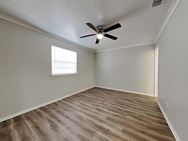 Building Photo - Newly Renovated Single Family Home | 3 BR/1.5BA | 1-Car Covered Parking | Gated backyard