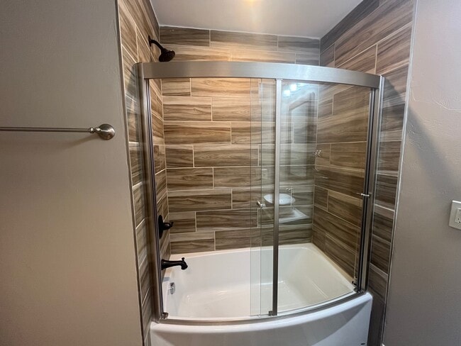 Building Photo - 350 Melwood Ave