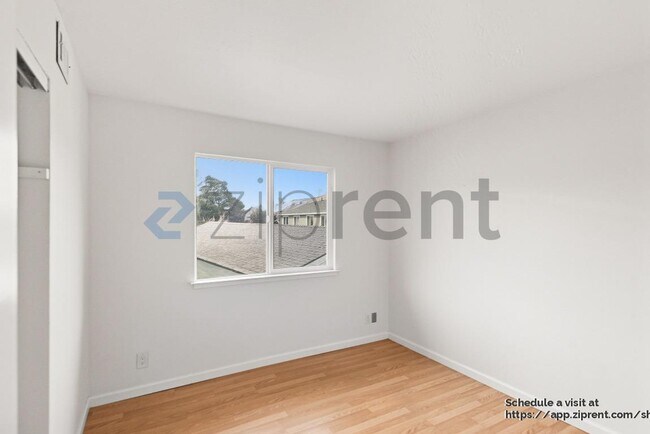Building Photo - 843 Peary Ln