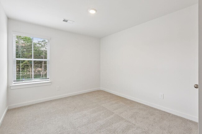 Building Photo - 7148 Cedarcrest Ct