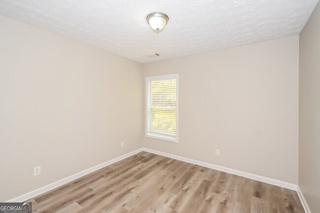 Building Photo - 222 Winterbury Dr
