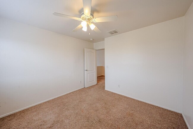 Building Photo - 12039 W Leather Ln