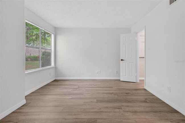 Building Photo - 2929 Antique Oaks Cir