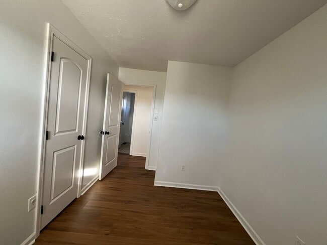 Building Photo - Single Family 3 bedroom 1 bathroom