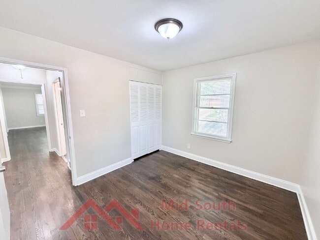 Building Photo - 3284 Parham St