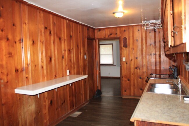 Building Photo - 3 Bedroom 1 Bath Downtown Augusta