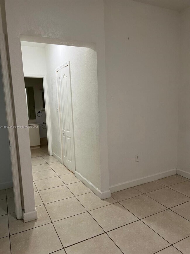 Building Photo - 17710 NW 73rd Ave