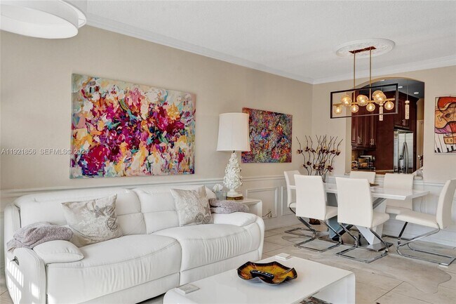 Building Photo - 330 SE 2nd St