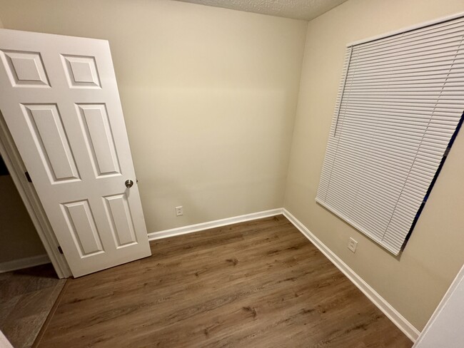 Building Photo - 200 Country Meadows Ct