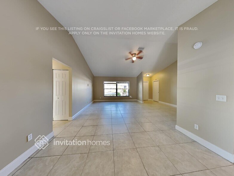 Building Photo - 359 Las Palmas St